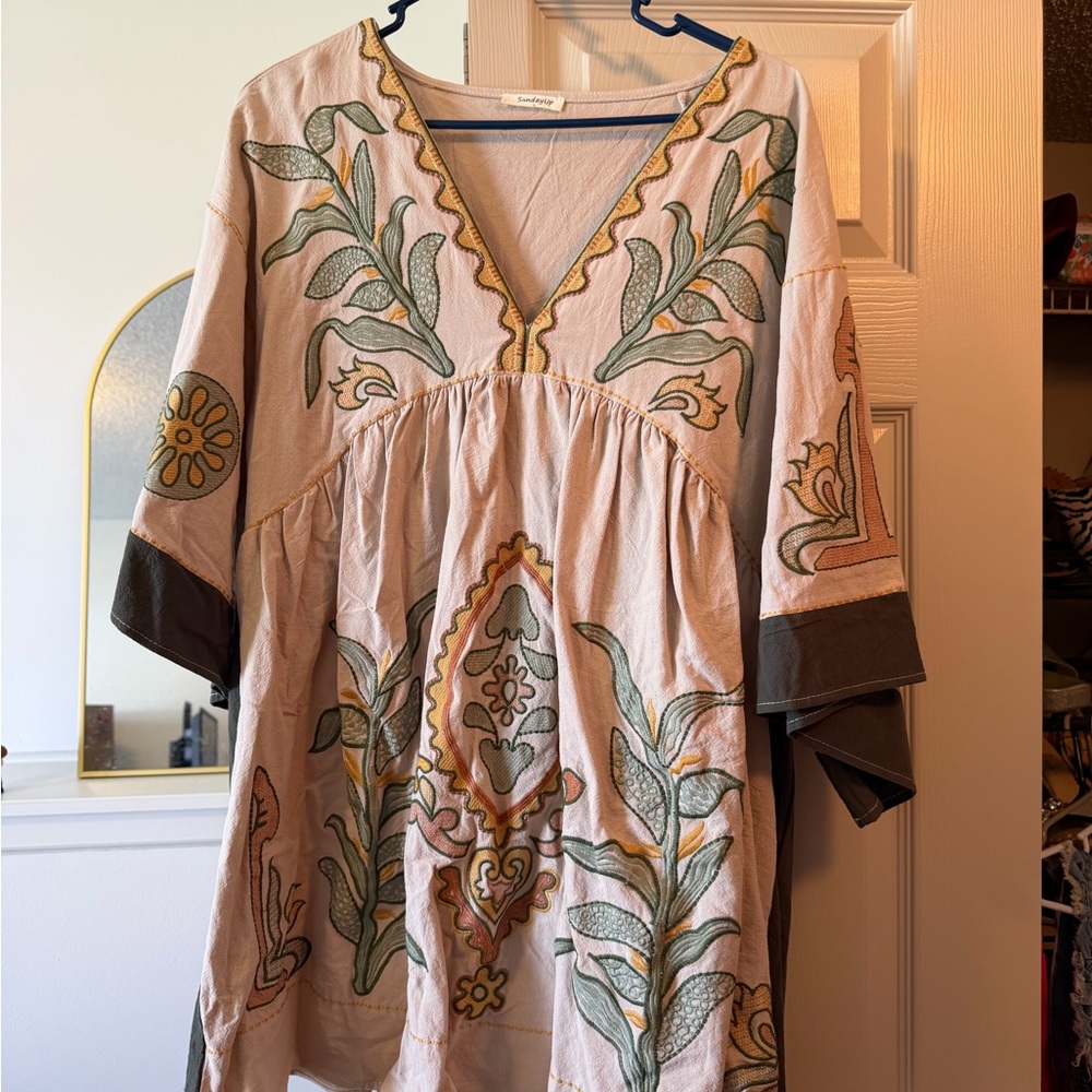 Embroidered V-Neck Women’s Dress in Light Pink with Green Motif
